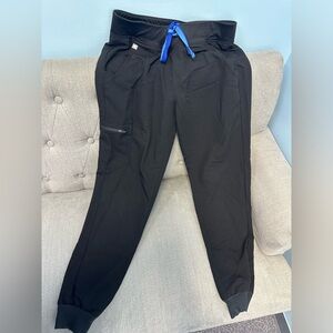 FIGS Zamora Jogger- Black- Size SM